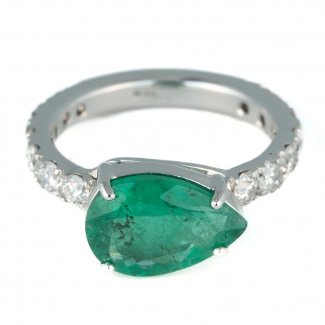 ANEL DE ESMERALDA E DIAMANTES