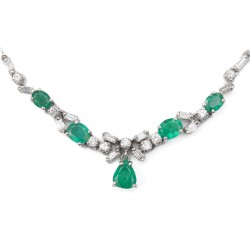COLAR COM ESMERALDAS E DIAMANTES