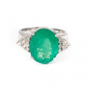 ANEL COM ESMERALDA E DIAMANTES