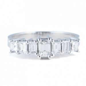 MEIA ALIANÇA DE DIAMANTES